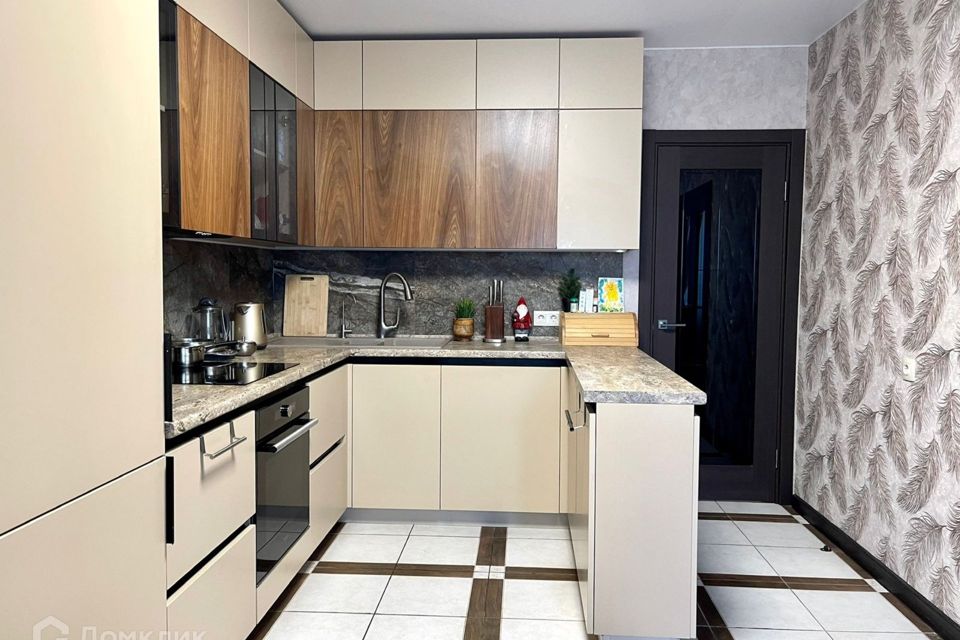 Продаётся 1-комнатная квартира, 43 м²