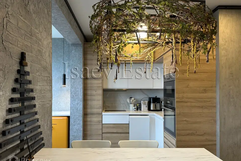 Продаётся 2-комнатная квартира, 90 м²
