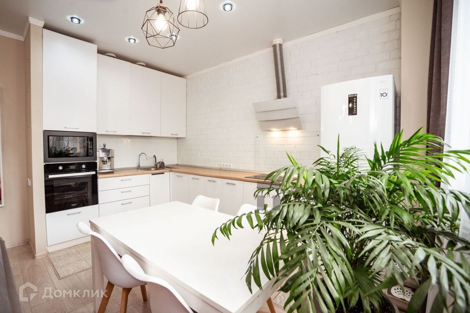 Продаётся 2-комнатная квартира, 56 м²
