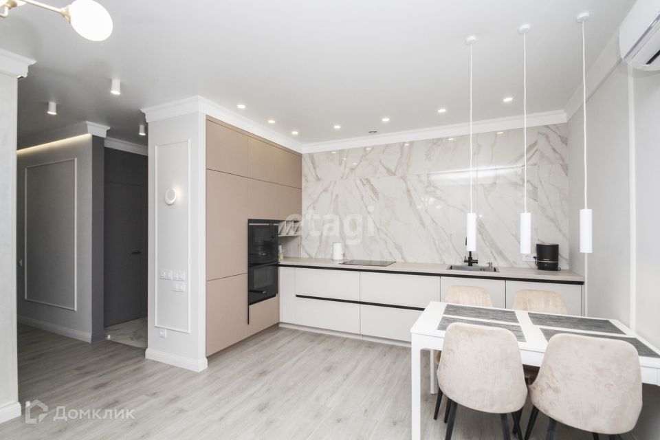 Продаётся 2-комнатная квартира, 73.7 м²