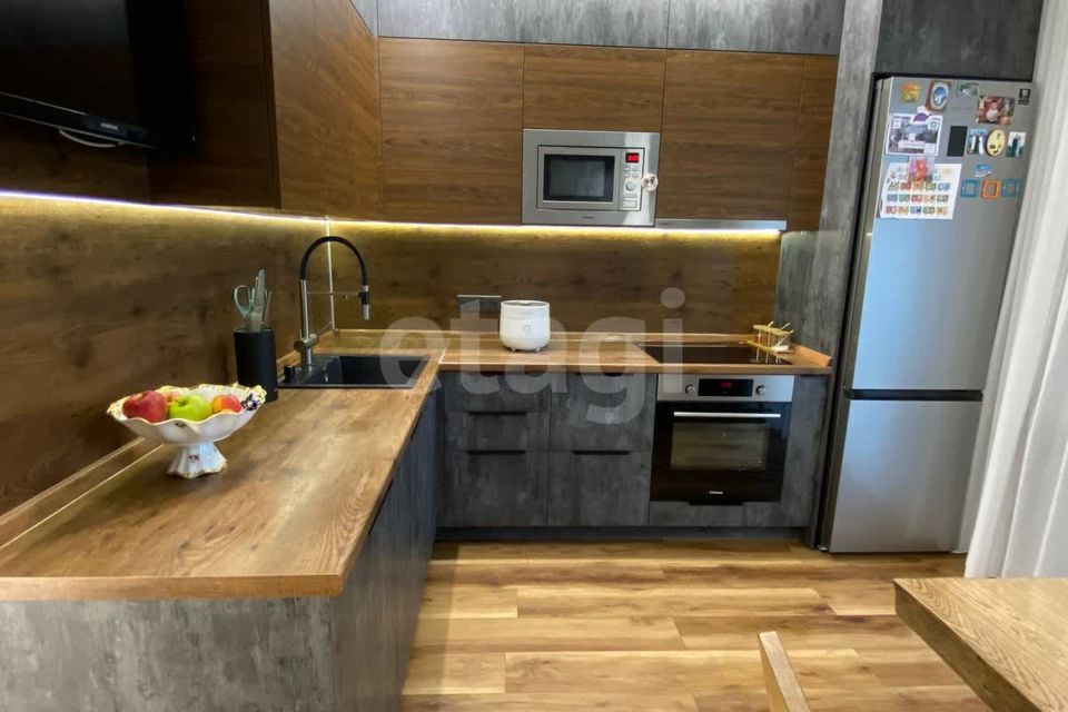 Продаётся 2-комнатная квартира, 62 м²