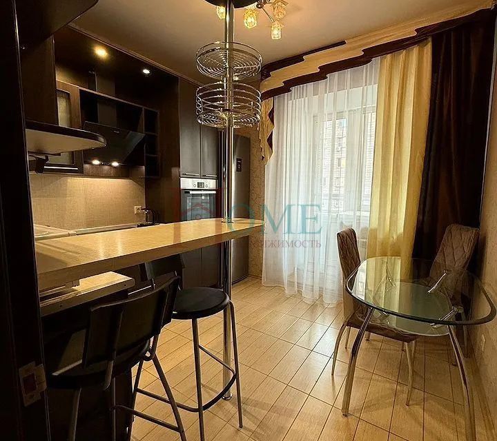 Сдаётся 2-комнатная квартира, 69 м²