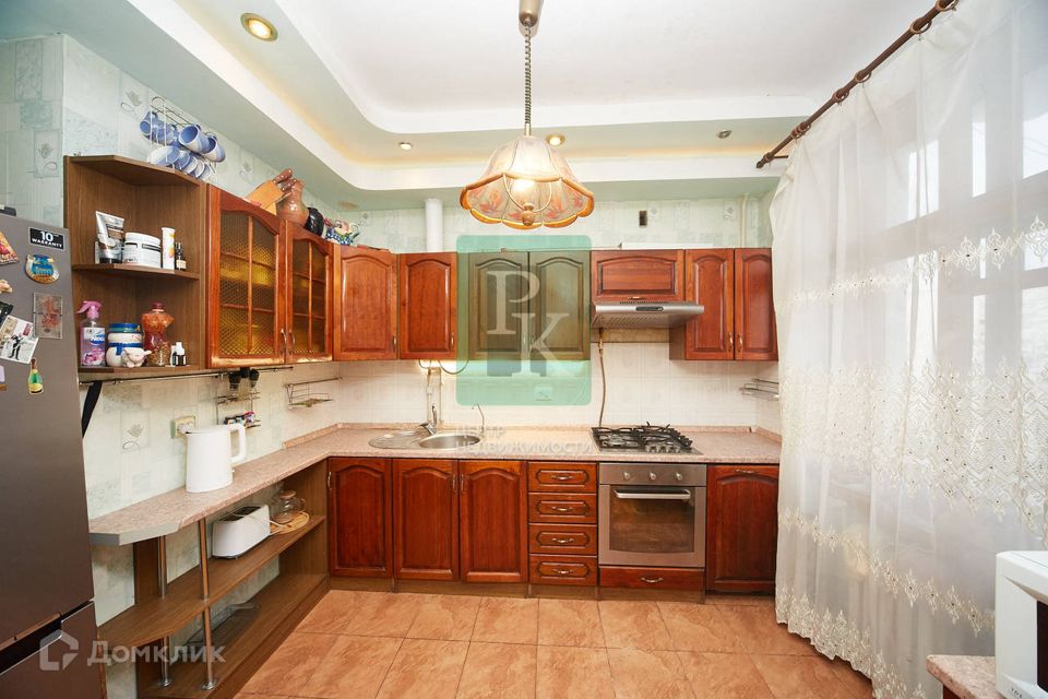 Продаётся 4-комнатная квартира, 82 м²