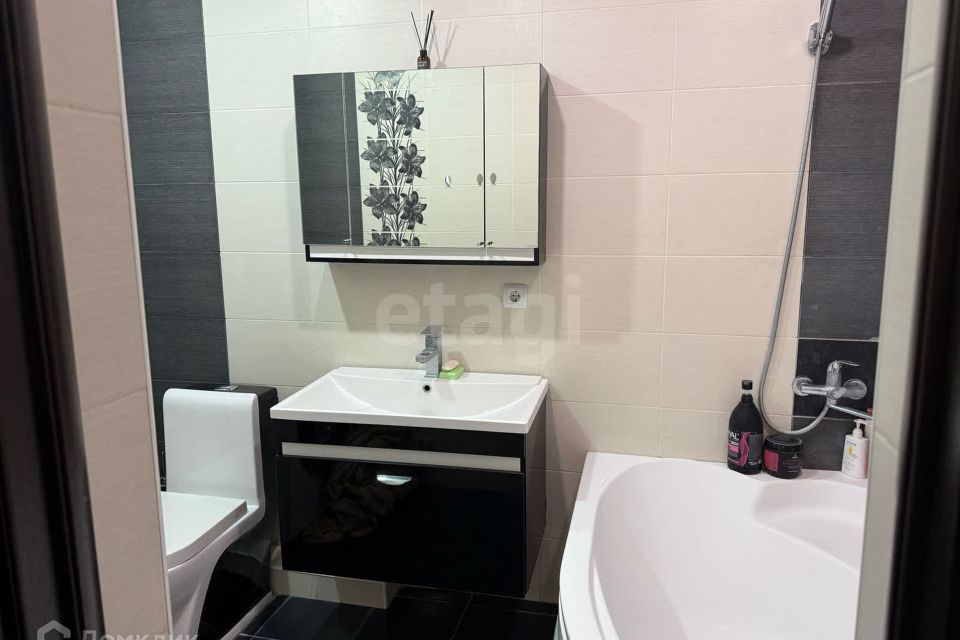 Продаётся 3-комнатная квартира, 77 м²