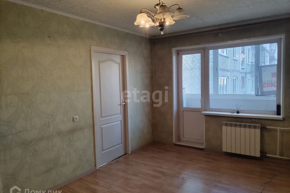 Продаётся 3-комнатная квартира, 46.8 м²