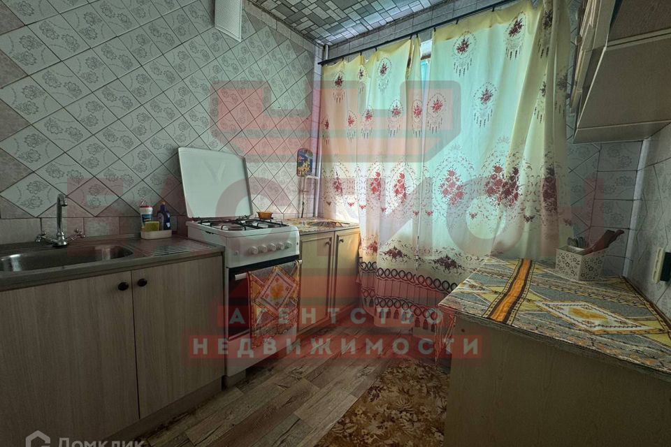 Продаётся 4-комнатная квартира, 61.1 м²