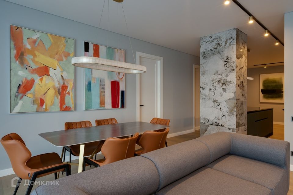 Продаётся 4-комнатная квартира, 130 м²