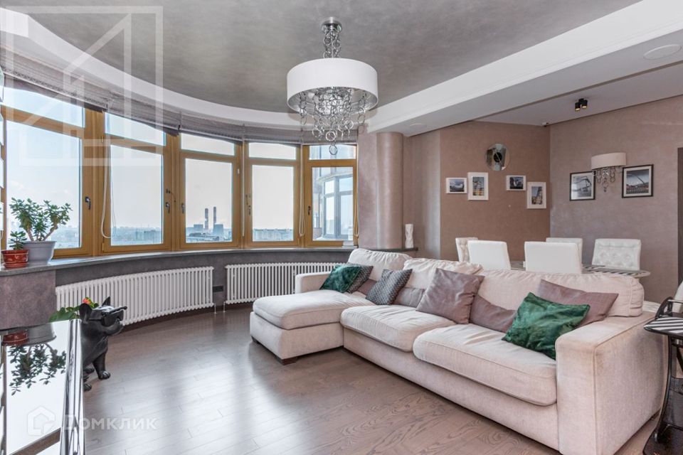 Сдаётся 4-комнатная квартира, 140.9 м²