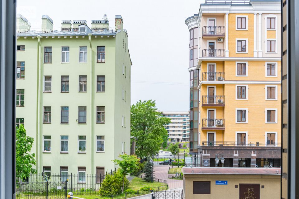 Продаётся 3-комнатная квартира, 115 м²
