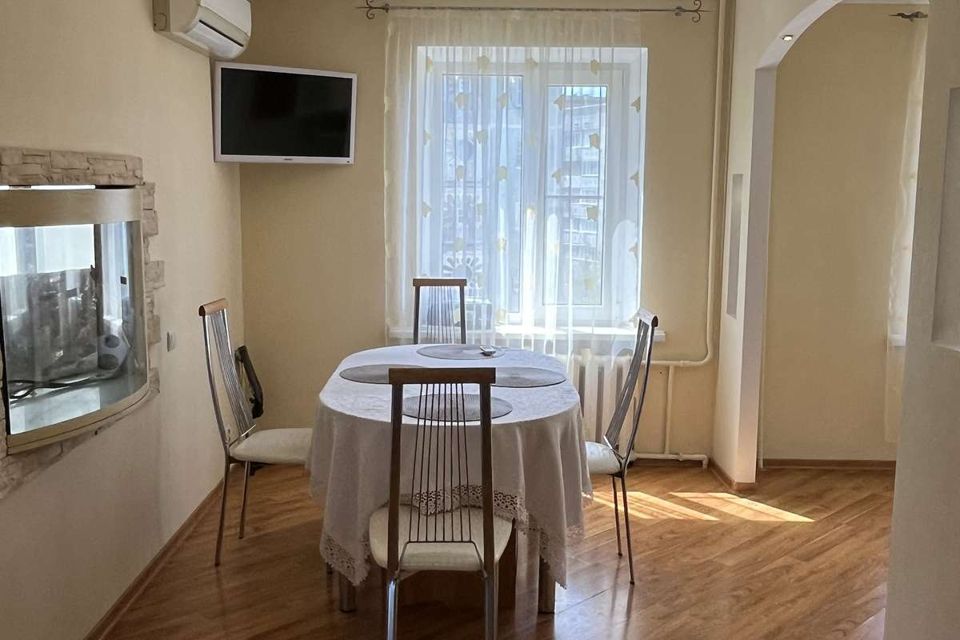 Продаётся 4-комнатная квартира, 75 м²