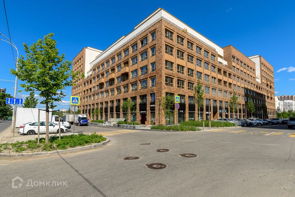 Продаётся 1-комнатная квартира, 64 м²