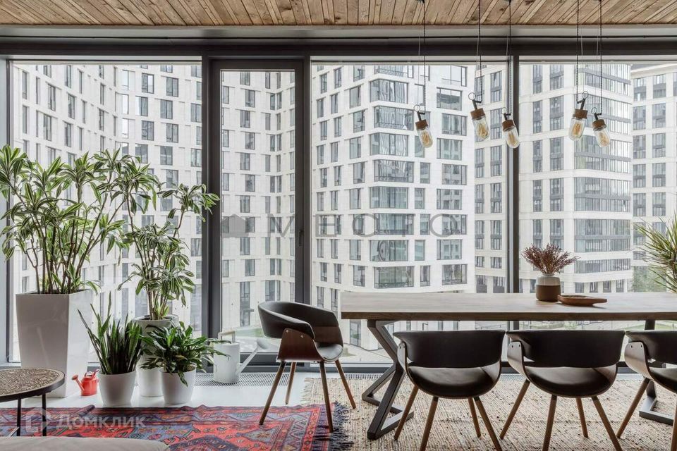 Продаётся 4-комнатная квартира, 150 м²