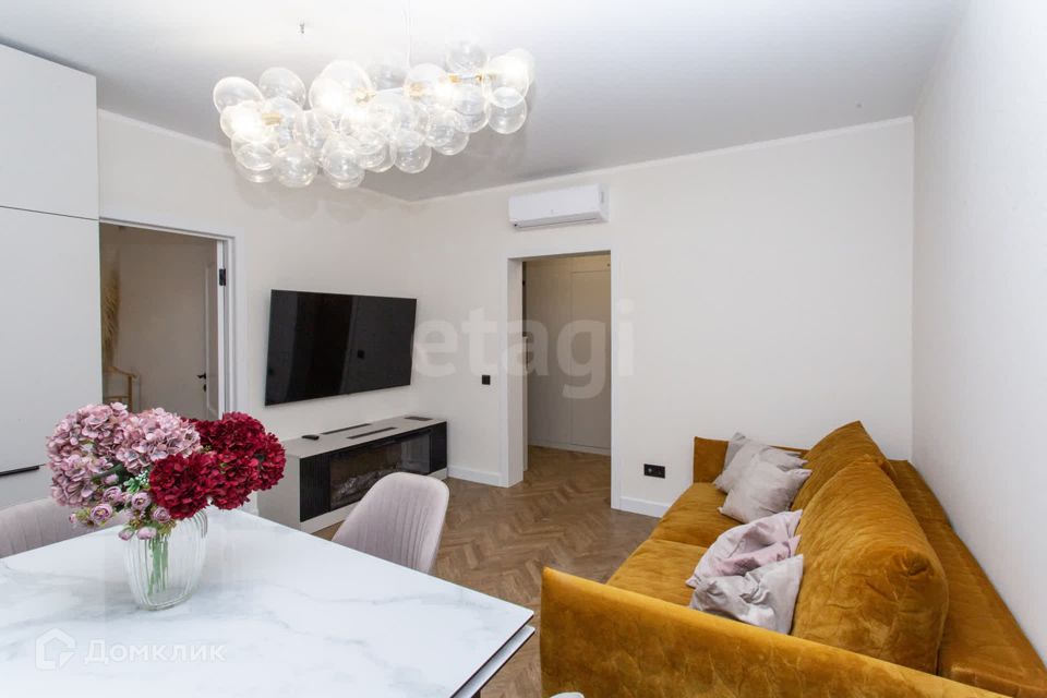Продаётся 2-комнатная квартира, 56.5 м²