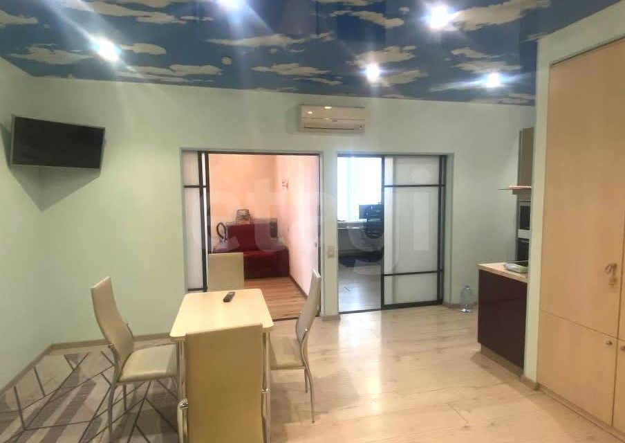 Продаётся 1-комнатная квартира, 53.1 м²