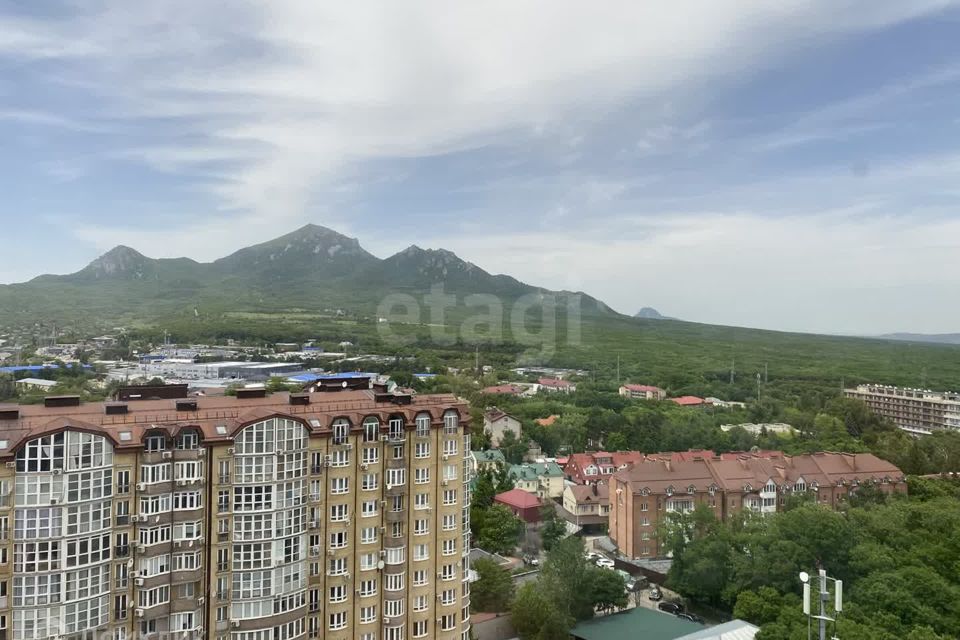 Продаётся 1-комнатная квартира, 69 м²