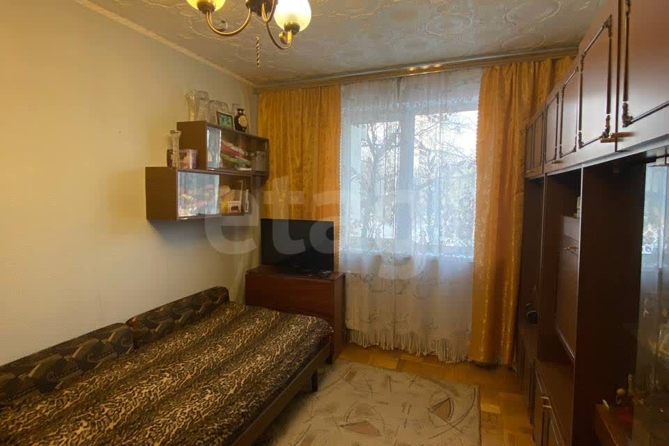 Продаётся комната в 3-комн. квартире, 14 м²