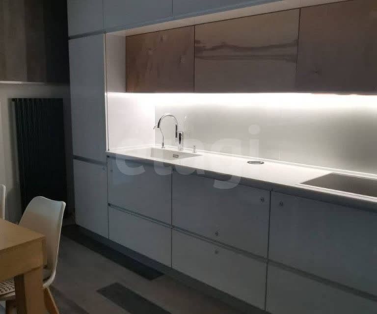 Сдаётся 1-комнатная квартира, 42 м²