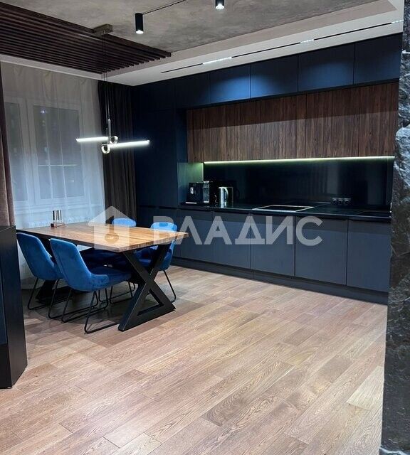 Продаётся 2-комнатная квартира, 107 м²