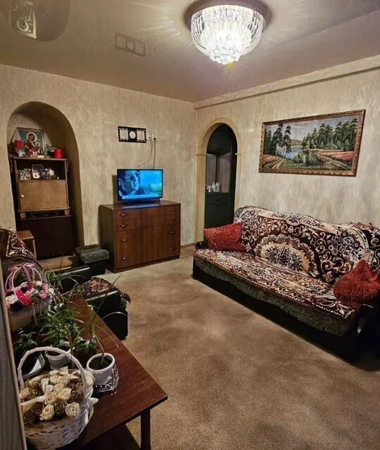 Продаётся 3-комнатная квартира, 40.7 м²
