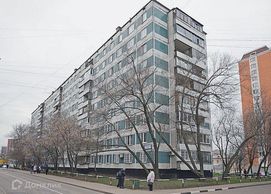 Продаётся 3-комнатная квартира, 48.8 м²