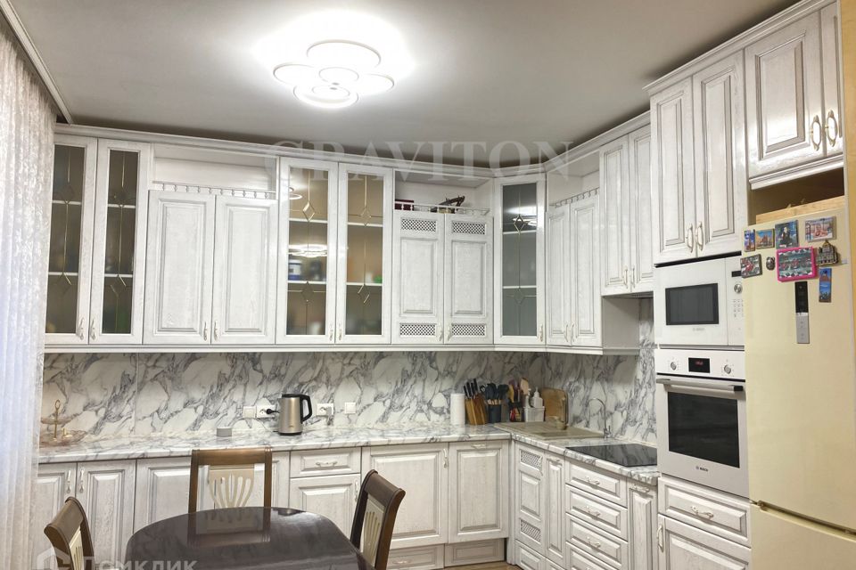 Продаётся 4-комнатная квартира, 99.8 м²