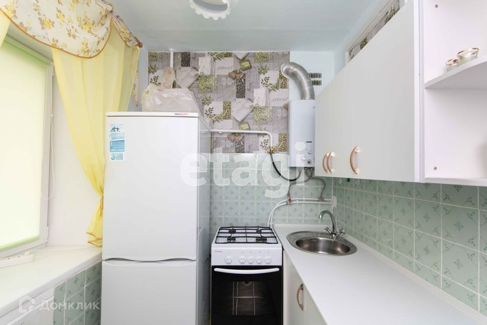 Продаётся 3-комнатная квартира, 47.9 м²