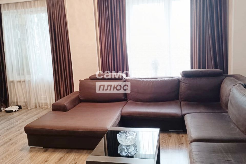 Продаётся 3-комнатная квартира, 97.7 м²