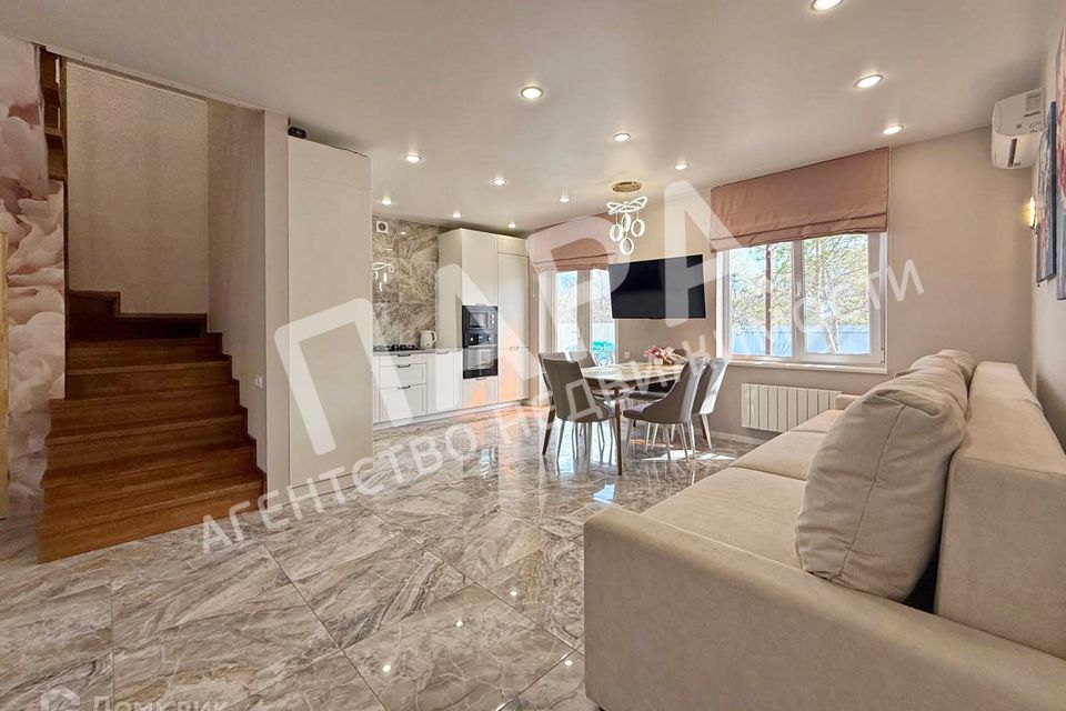 Продаётся 2-комнатная квартира, 105 м²