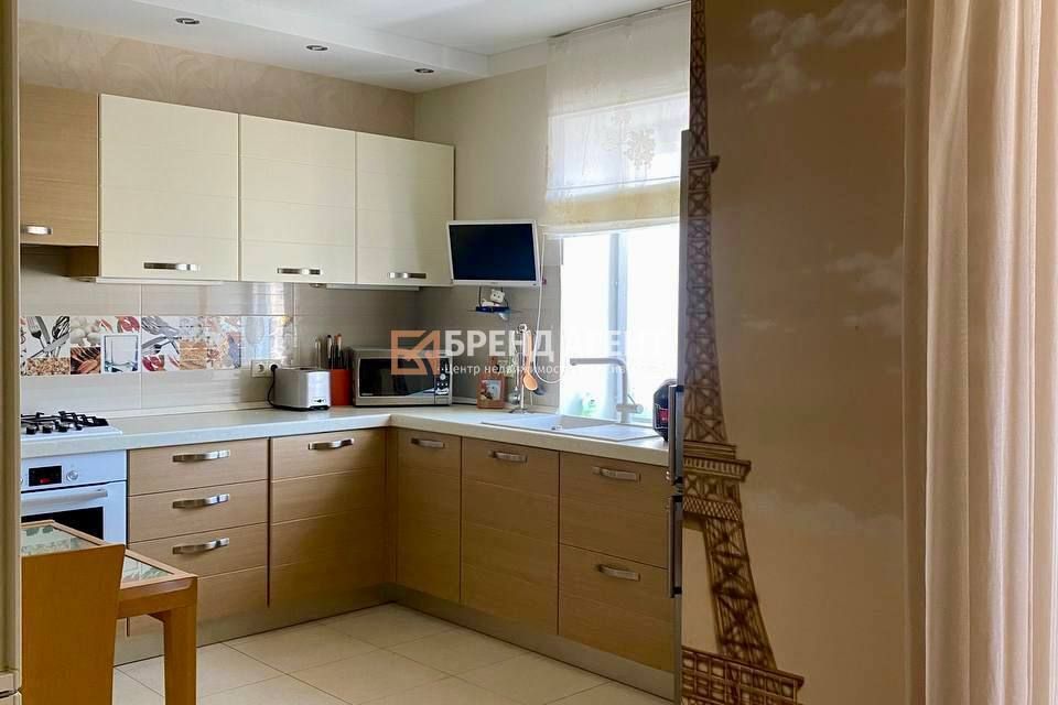 Продаётся 3-комнатная квартира, 100.2 м²