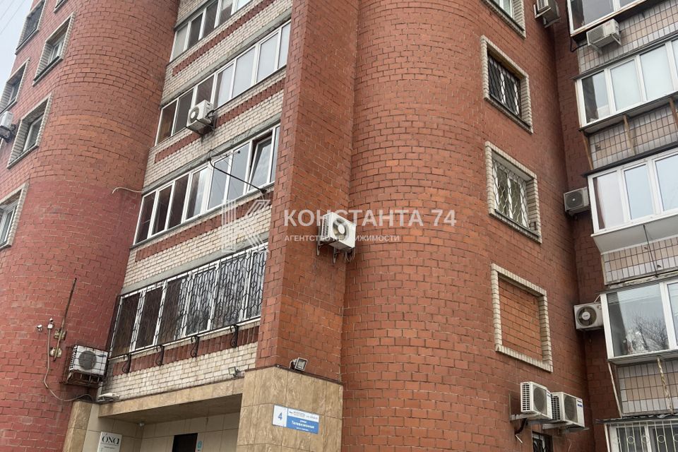 Продаётся 4-комнатная квартира, 155.7 м²