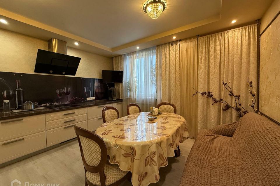 Продаётся 3-комнатная квартира, 99.2 м²