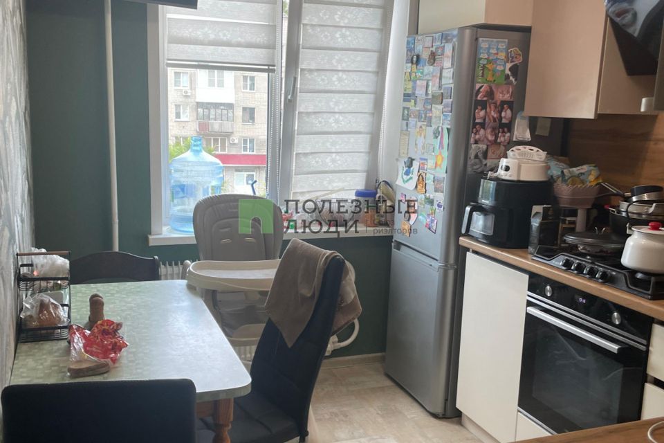 Продаётся 3-комнатная квартира, 61.3 м²