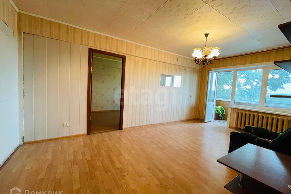 Продаётся 3-комнатная квартира, 55.9 м²