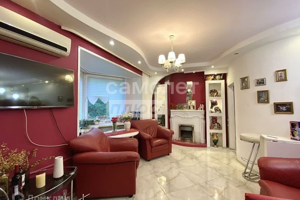 Продаётся 4-комнатная квартира, 92.9 м²