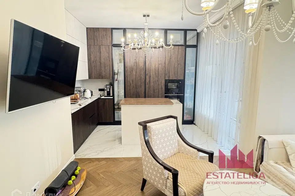 Продаётся 3-комнатная квартира, 108.1 м²