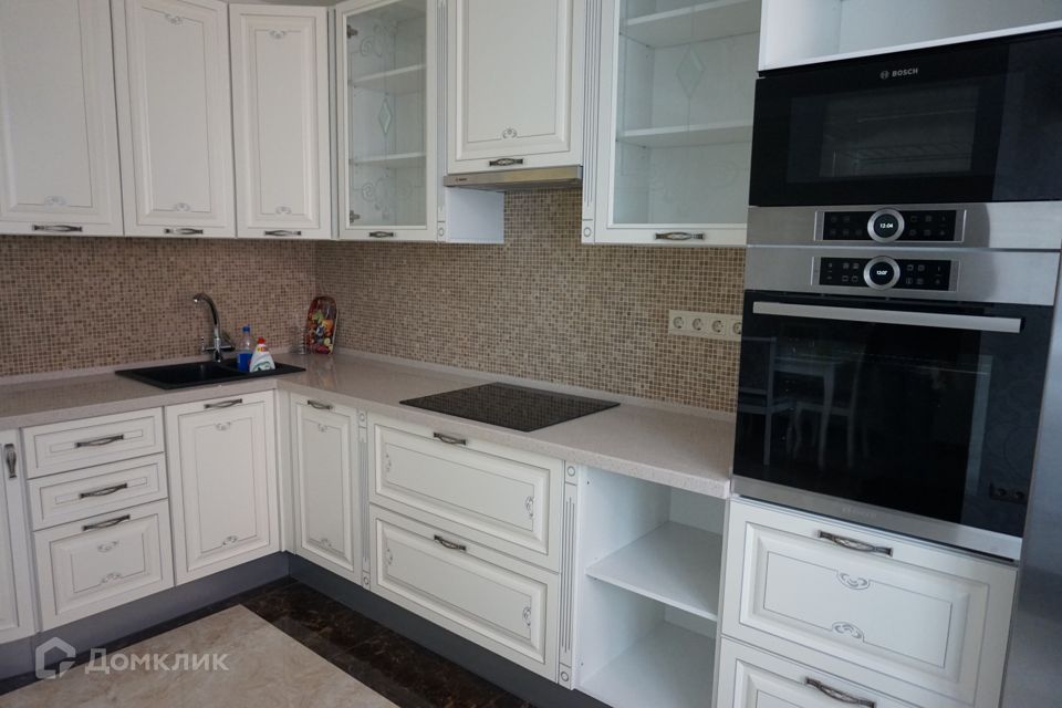 Продаётся 3-комнатная квартира, 125 м²
