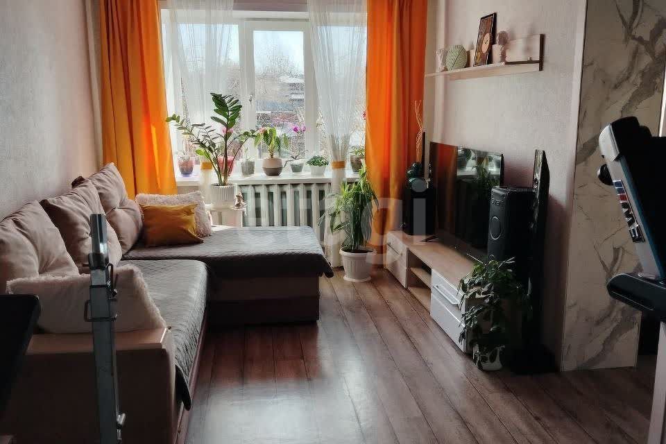 Продаётся 3-комнатная квартира, 50.7 м²