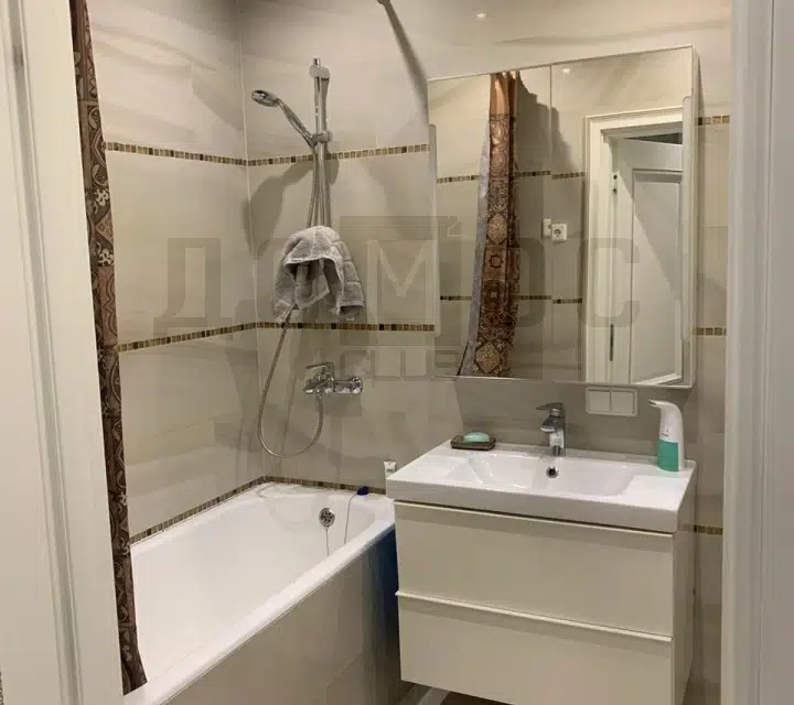 Продаётся 2-комнатная квартира, 64.2 м²