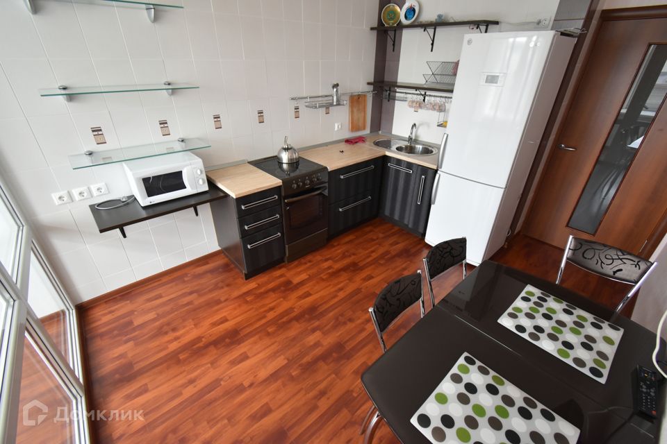 Сдаётся 2-комнатная квартира, 80 м²