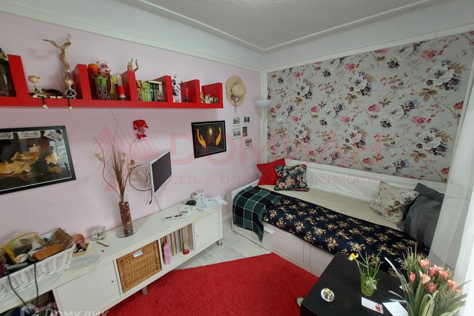 Продаётся 4-комнатная квартира, 62.5 м²