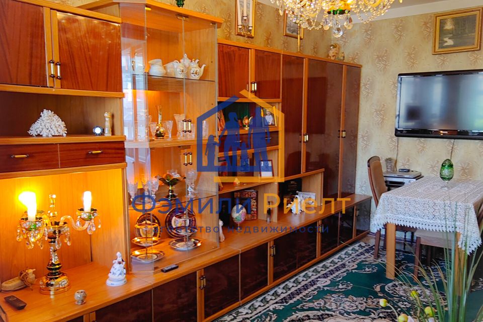 Продаётся 2-комнатная квартира, 55.6 м²