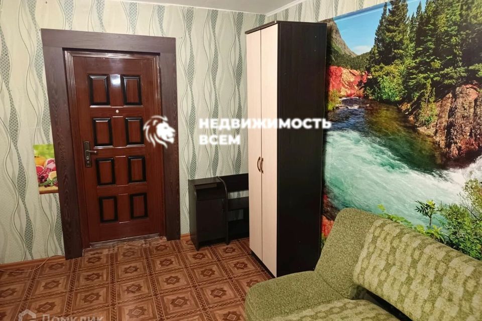 Продаётся комната в 4-комн. квартире, 12.8 м²
