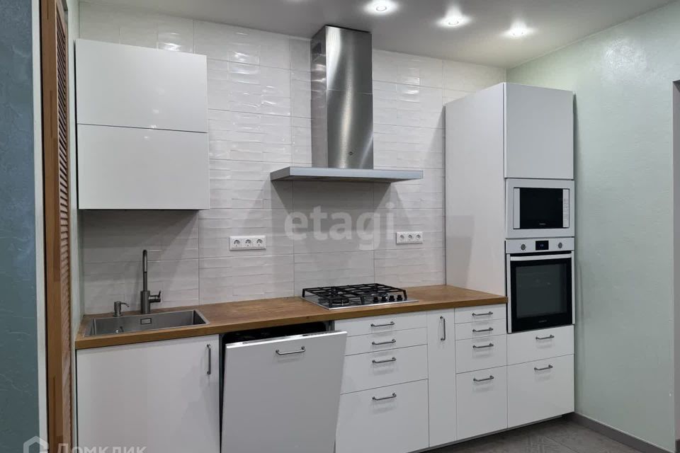 Продаётся 3-комнатная квартира, 96 м²