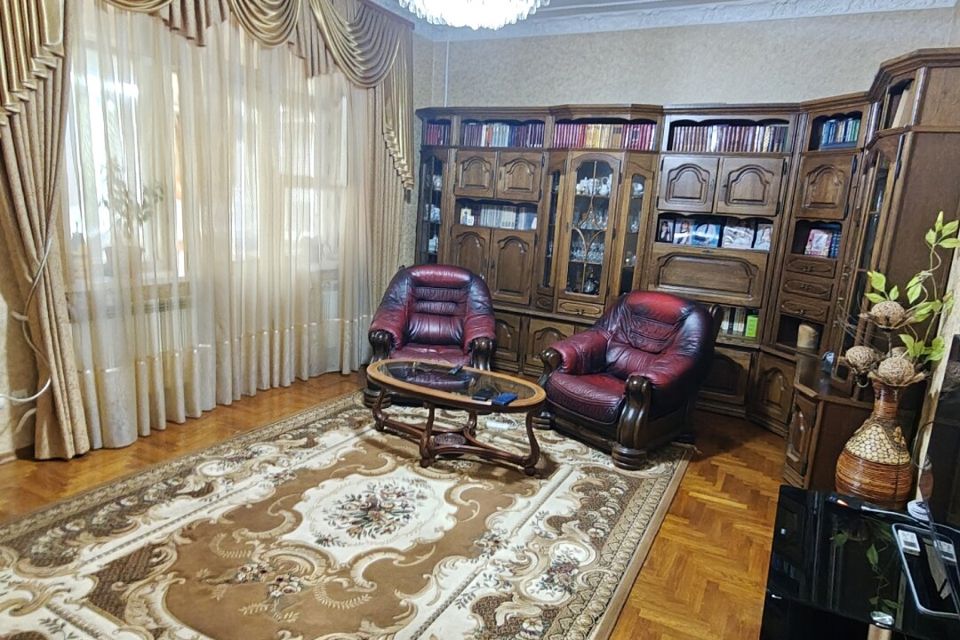 Продаётся 4-комнатная квартира, 96 м²