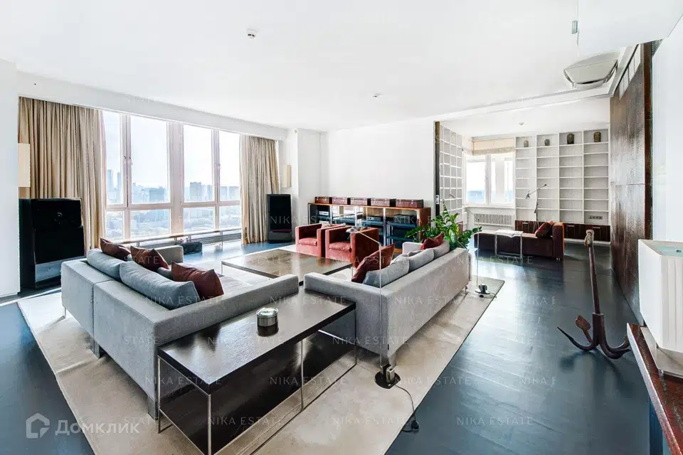 Продаётся 8-комнатная квартира, 428.4 м²
