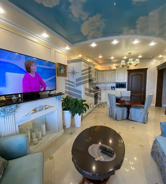 Сдаётся 3-комнатная квартира, 140 м²