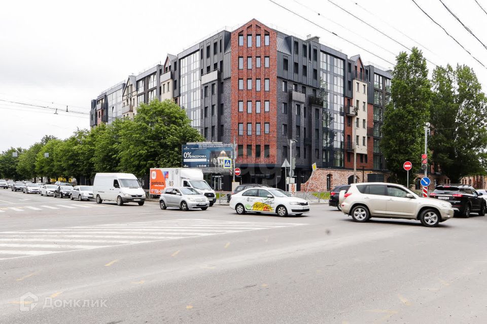 Продаётся 3-комнатная квартира, 112 м²