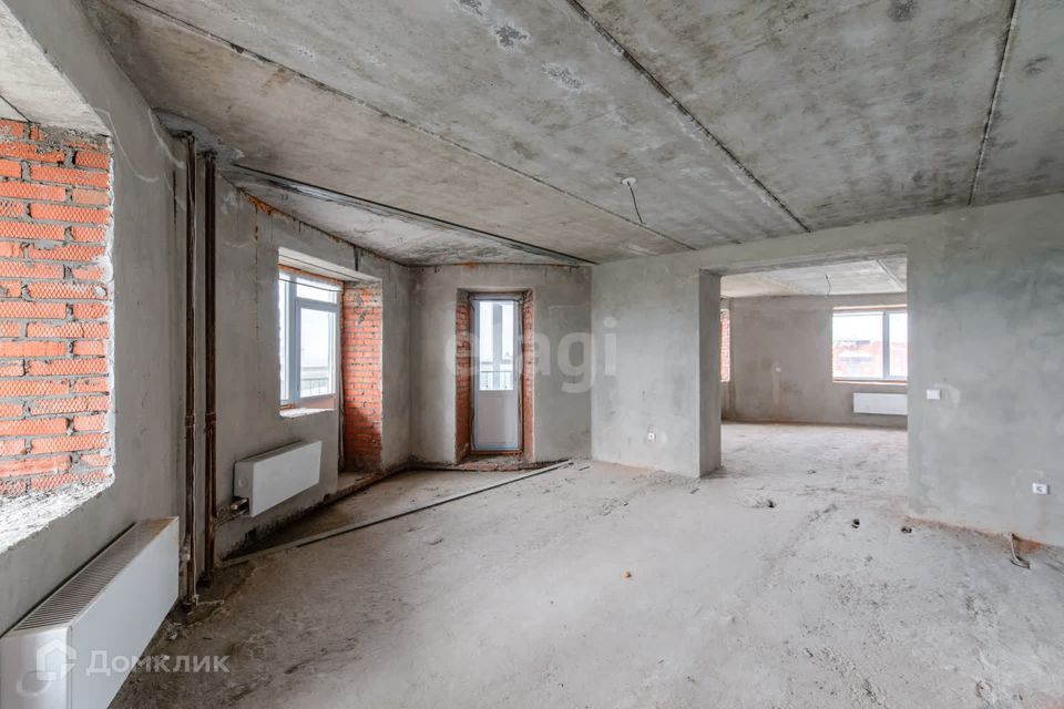 Продаётся 4-комнатная квартира, 167.4 м²