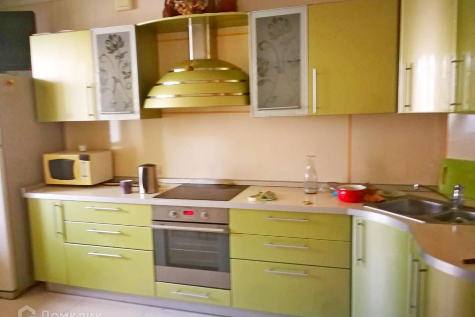 Сдаётся 3-комнатная квартира, 105 м²