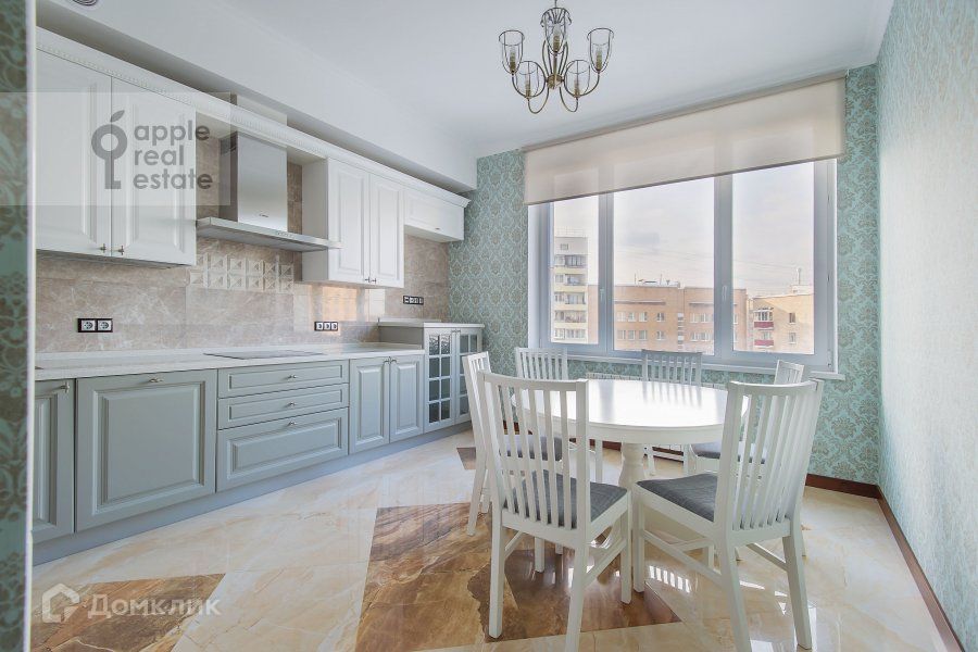 Сдаётся 3-комнатная квартира, 140 м²